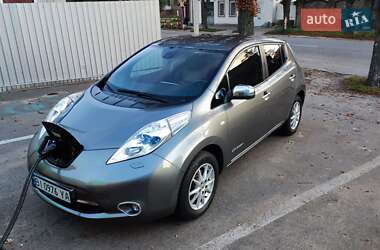 Хетчбек Nissan Leaf 2015 в Кременчуці