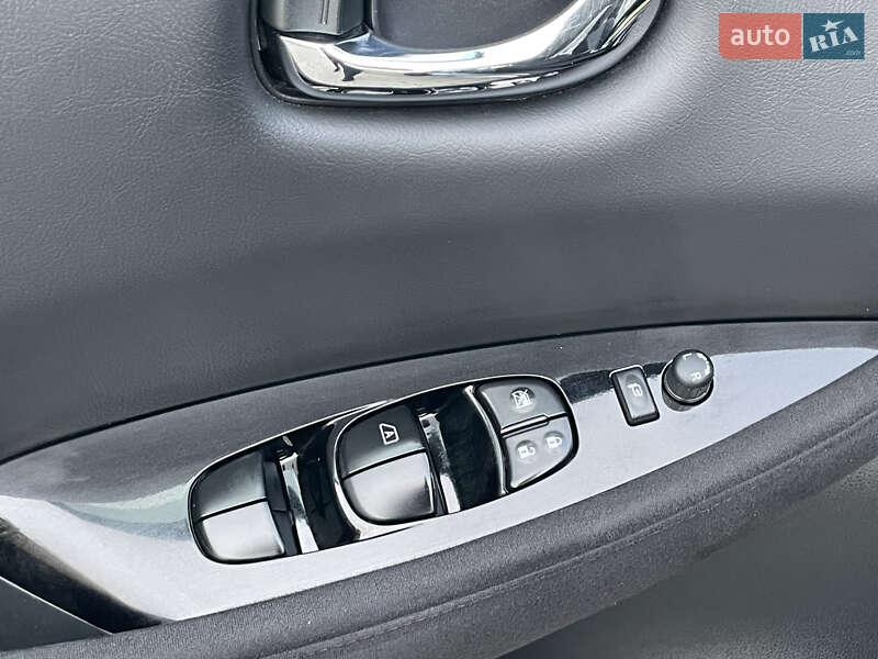 Хэтчбек Nissan Leaf 2014 в Ровно