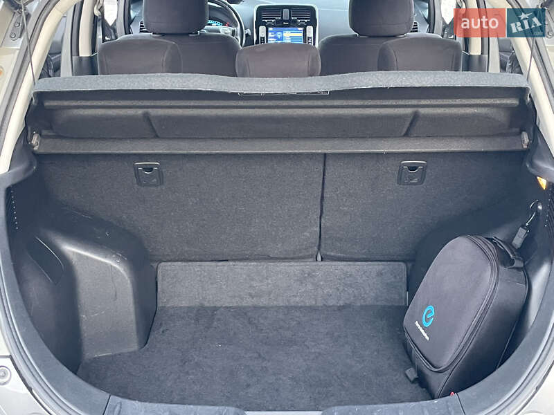 Хэтчбек Nissan Leaf 2014 в Ровно