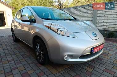 Хетчбек Nissan Leaf 2013 в Івано-Франківську