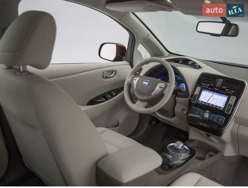 Хетчбек Nissan Leaf 2013 в Києві