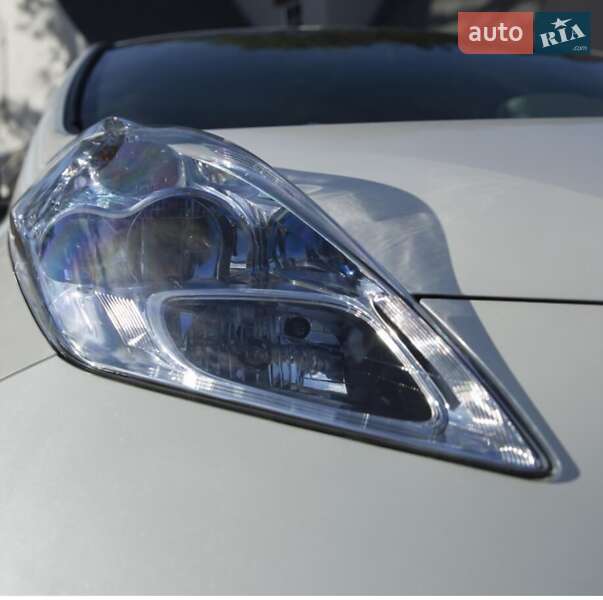 Хетчбек Nissan Leaf 2013 в Києві