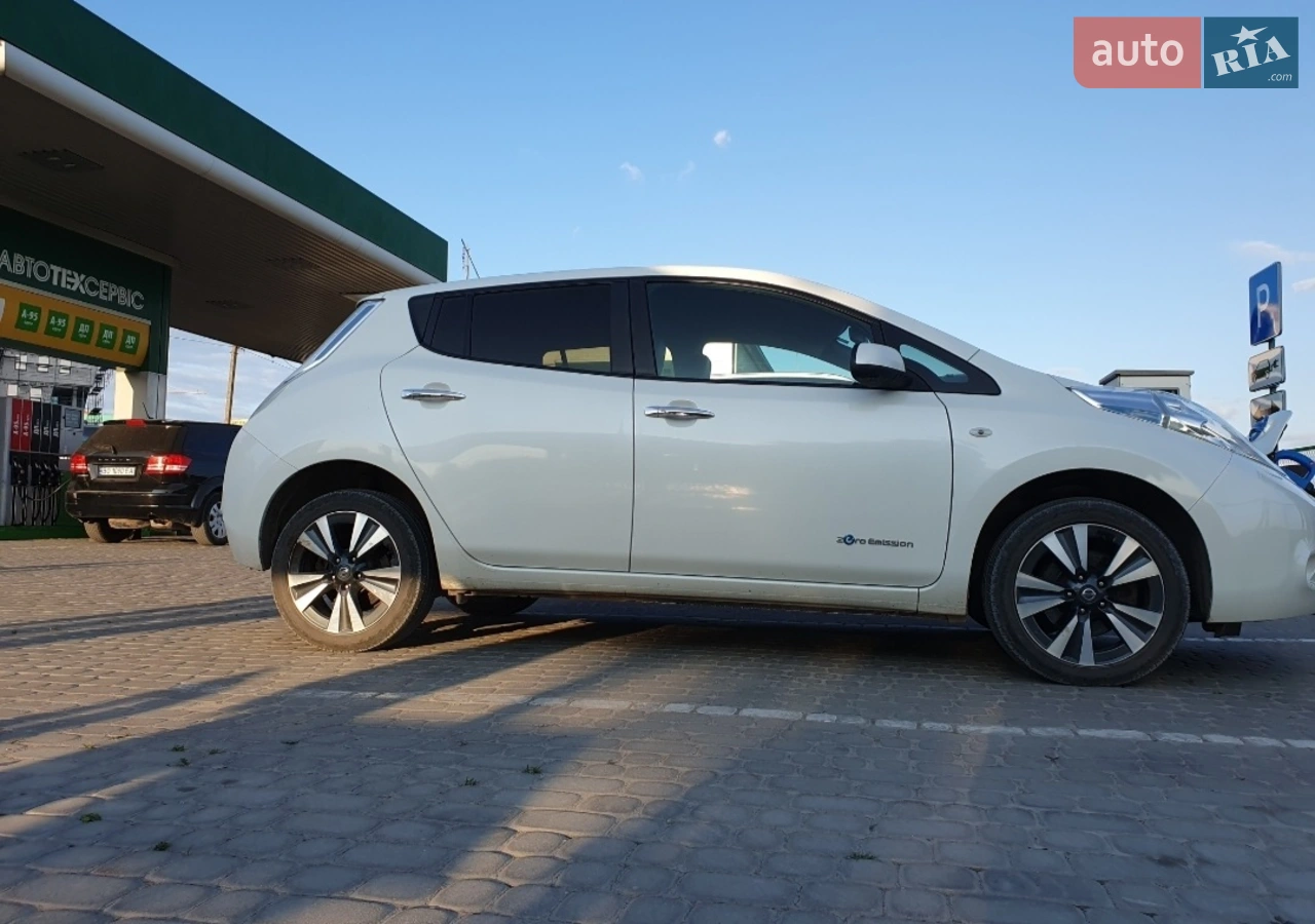 2015 Nissan Leaf - мініатюра 24