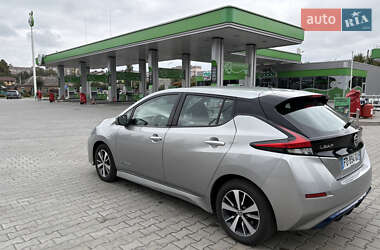 Хэтчбек Nissan Leaf 2019 в 