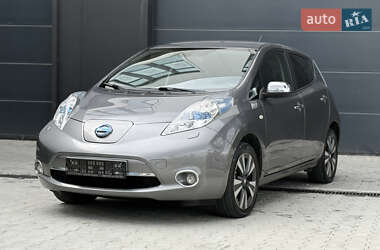 Хэтчбек Nissan Leaf 2015 в Городке