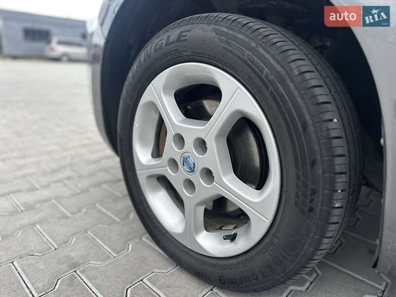 Хэтчбек Nissan Leaf 2013 в Владимире