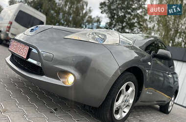 Хетчбек Nissan Leaf 2013 в 
