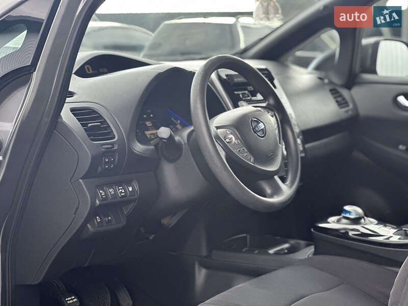 Хэтчбек Nissan Leaf 2013 в Владимире