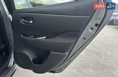 Хетчбек Nissan Leaf 2013 в 
