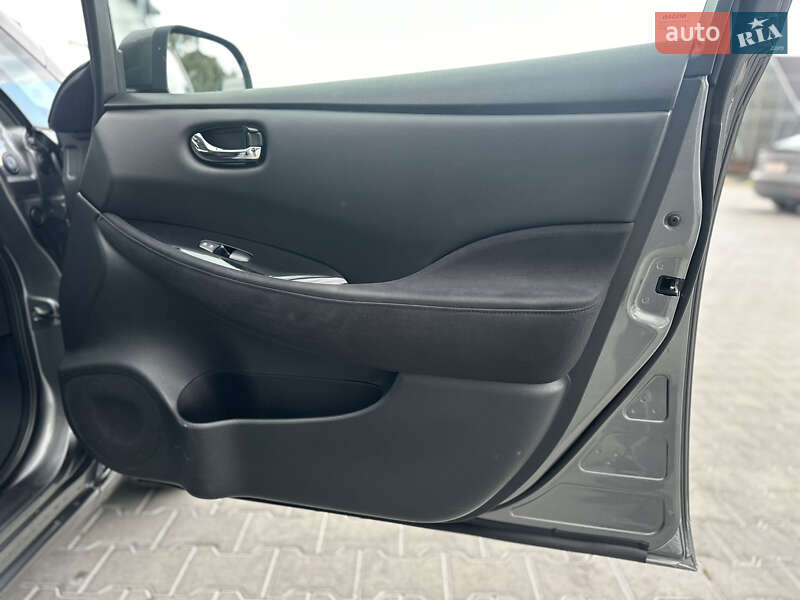 Хэтчбек Nissan Leaf 2013 в Владимире