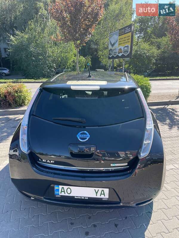 Хэтчбек Nissan Leaf 2013 в Ужгороде