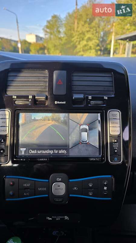 Хэтчбек Nissan Leaf 2013 в Запорожье