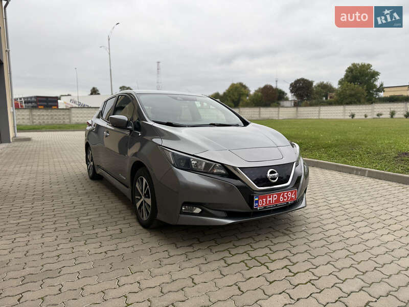 Хэтчбек Nissan Leaf 2018 в 