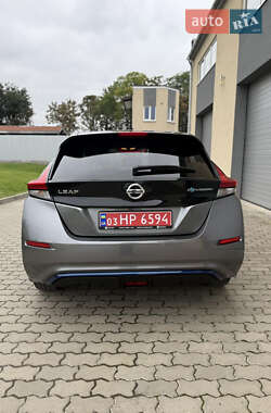 Хэтчбек Nissan Leaf 2018 в 