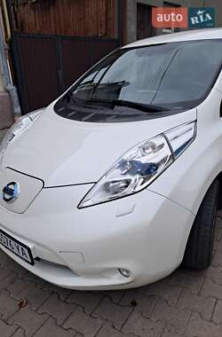 Хэтчбек Nissan Leaf 2013 в Черновцах
