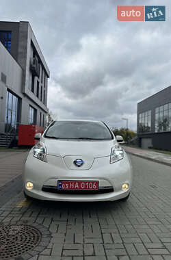 Хэтчбек Nissan Leaf 2013 в 