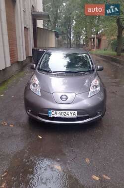 Хэтчбек Nissan Leaf 2015 в Умани