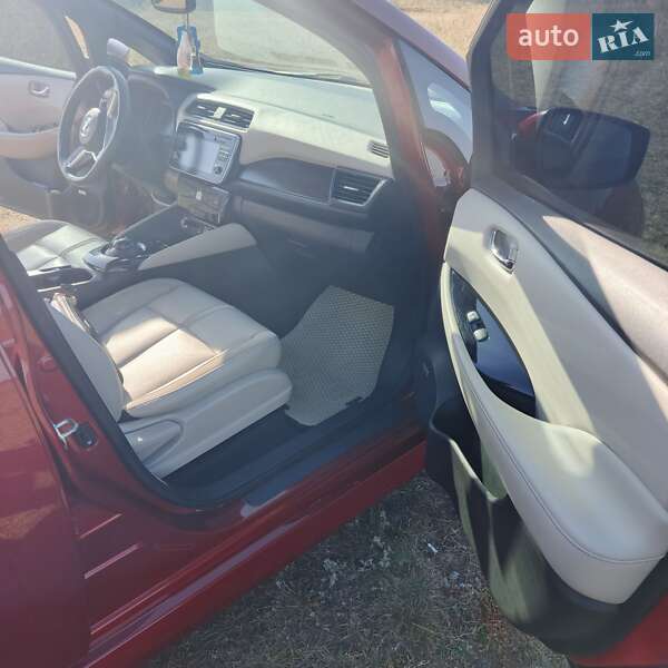 Хетчбек Nissan Leaf 2018 в Зіньківі