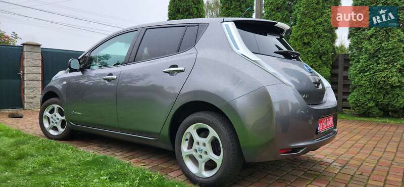Хэтчбек Nissan Leaf 2014 в Ровно