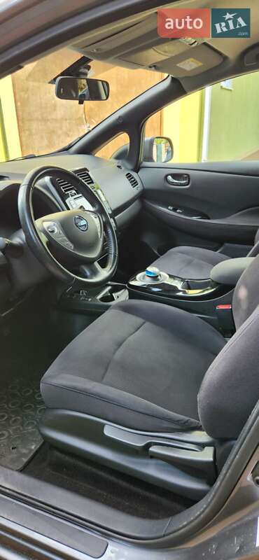 Хэтчбек Nissan Leaf 2014 в Ровно