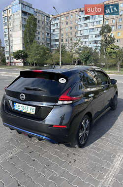 Хэтчбек Nissan Leaf 2018 в 