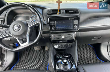 Хэтчбек Nissan Leaf 2018 в 