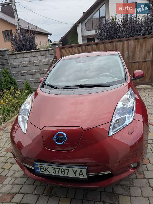 Хетчбек Nissan Leaf 2012 в Білій Криниці фото 4 Хетчбек Nissan Leaf 2012 в Білій Криниці