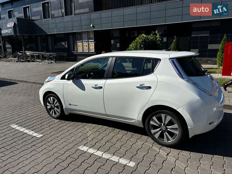 Хэтчбек Nissan Leaf 2013 в Одессе
