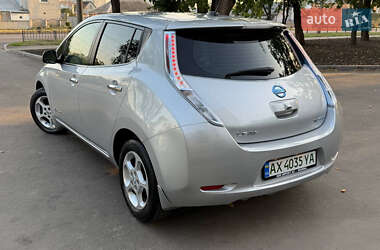 Хэтчбек Nissan Leaf 2012 в 