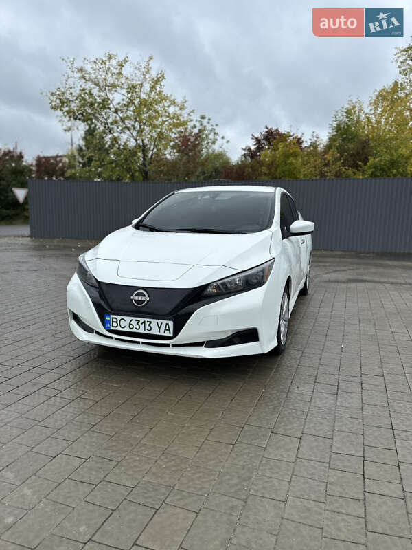 Хэтчбек Nissan Leaf 2023 в Тернополе