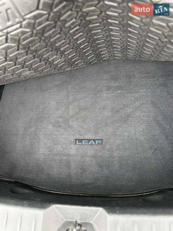 Хэтчбек Nissan Leaf 2023 в Тернополе