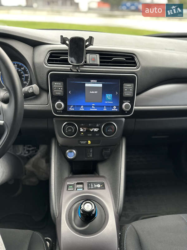 Хэтчбек Nissan Leaf 2023 в Тернополе