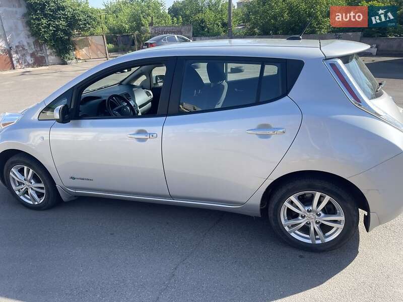 Хэтчбек Nissan Leaf 2014 в Кривом Роге фото 8 Хэтчбек Nissan Leaf 2014 в Кривом Роге