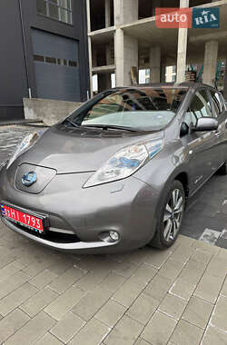 Хетчбек Nissan Leaf 2016 в Городку