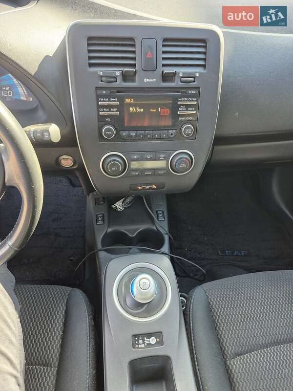 Хэтчбек Nissan Leaf 2013 в Днепре