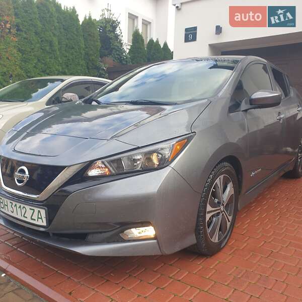 Хэтчбек Nissan Leaf 2018 в Одессе