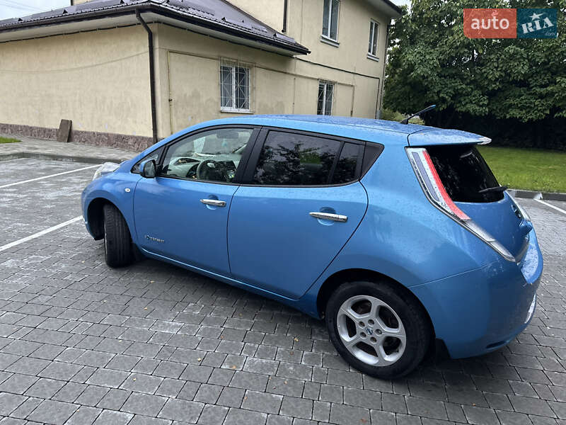 Хэтчбек Nissan Leaf 2012 в Львове