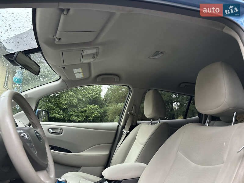 Хэтчбек Nissan Leaf 2012 в Львове