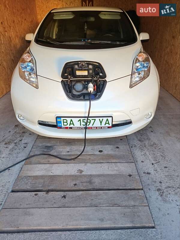 Хетчбек Nissan Leaf 2014 в Кропивницькому фото 3 Хетчбек Nissan Leaf 2014 в Кропивницькому