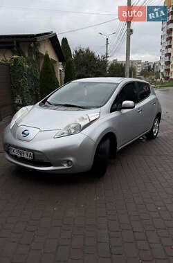 Хетчбек Nissan Leaf 2014 в Кам'янець-Подільському