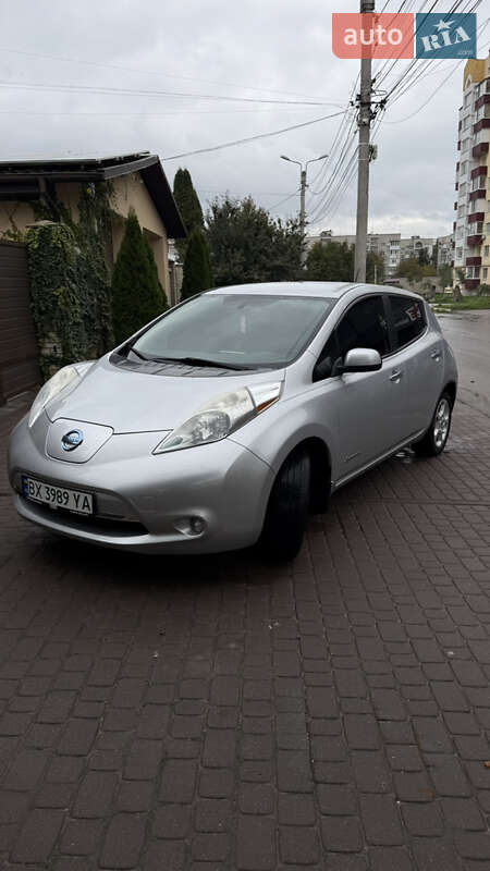 Хэтчбек Nissan Leaf 2014 в Каменец-Подольском