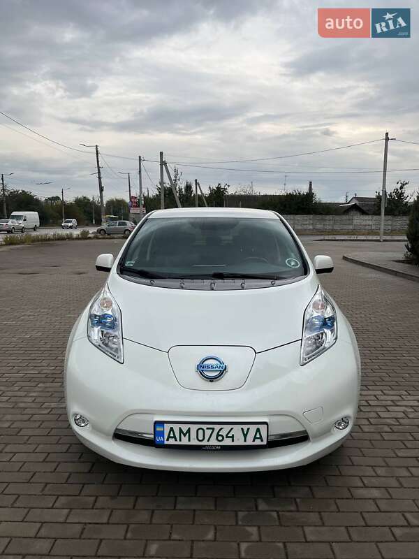 Хэтчбек Nissan Leaf 2015 в Житомире фото 2 Хэтчбек Nissan Leaf 2015 в Житомире