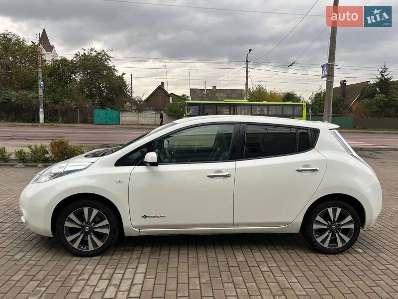 Хэтчбек Nissan Leaf 2015 в Житомире фото 4 Хэтчбек Nissan Leaf 2015 в Житомире