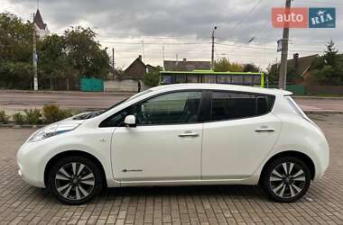 Хетчбек Nissan Leaf 2015 в  фото 4 Хетчбек Nissan Leaf 2015 в