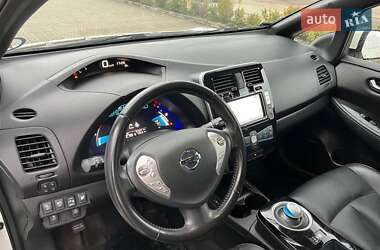 Хетчбек Nissan Leaf 2015 в  фото 14 Хетчбек Nissan Leaf 2015 в