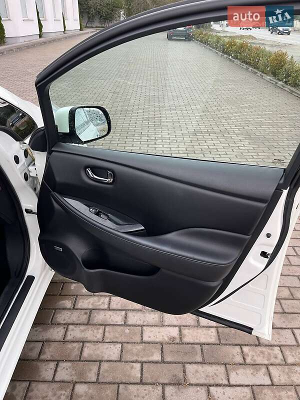 Хэтчбек Nissan Leaf 2015 в Житомире фото 22 Хэтчбек Nissan Leaf 2015 в Житомире