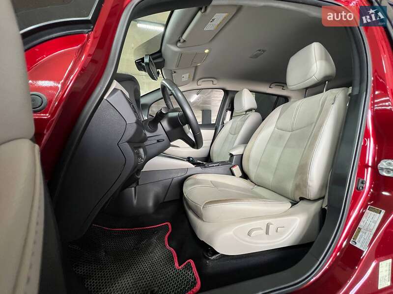 Хэтчбек Nissan Leaf 2018 в Одессе