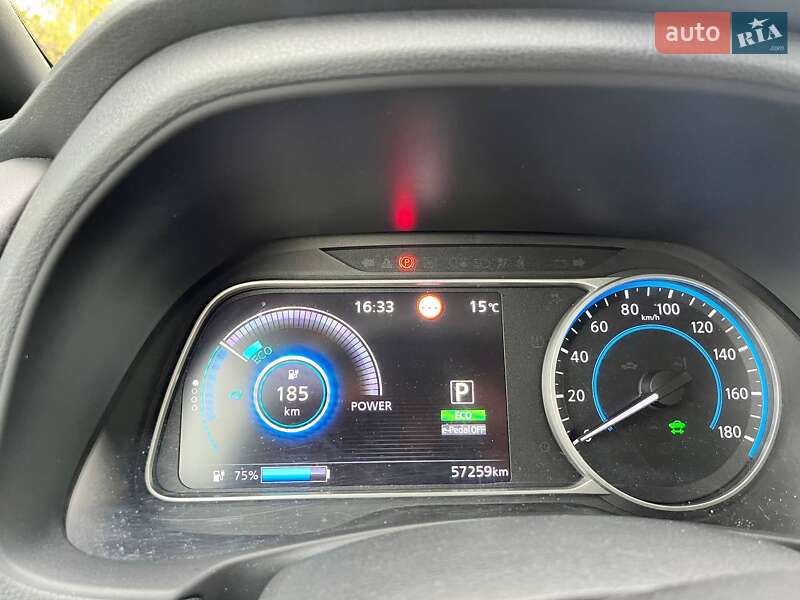 Хэтчбек Nissan Leaf 2018 в Днепре