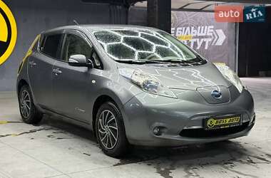 Хетчбек Nissan Leaf 2013 в Чернівцях
