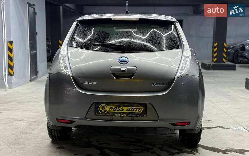 Хетчбек Nissan Leaf 2013 в Чернівцях